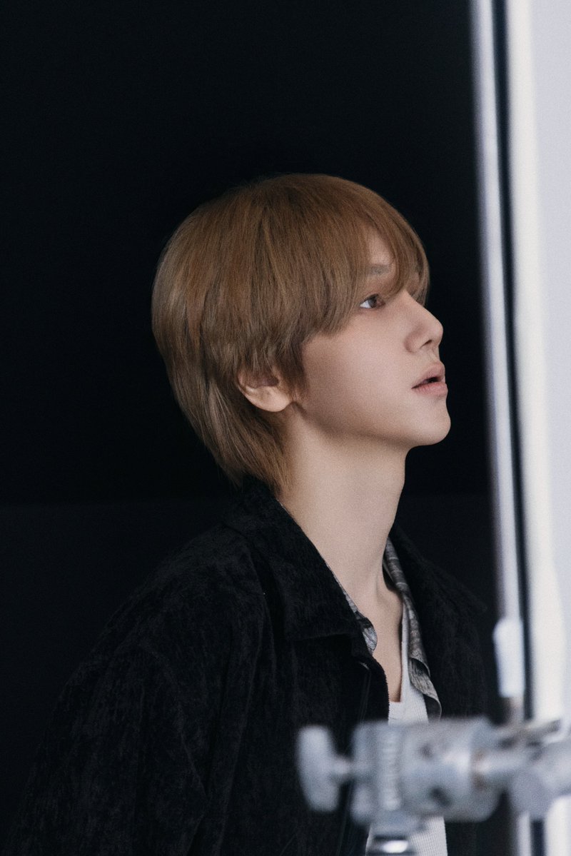 YESUNG_smtown's tweet photo. 'Pedazos' MV Behind Photo

YESUNG 예성 The 2nd Album 【Where We Are】
🎧https://t.co/dZzZlxZIKA

#예성 #YESUNG
#슈퍼주니어 #SUPERJUNIOR
#Pedazos #YESUNG_Pedazos 
#WhereWeAre https://t.co/Ym3nKtAHj4