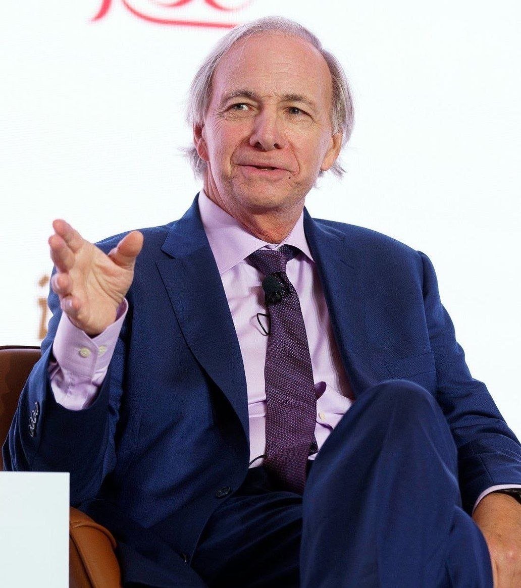 SprinterPress's tweet photo. Renowned American billionaire Ray Dalio has warned of an inevitable crisis in the U.S. national debt, which he predicts will occur within the next 3 years.

Currently, the U.S. national debt exceeds $40.2 trillion, and the U.S. will spend at least $1.5 trillion this year on servicing (interest payments) this debt