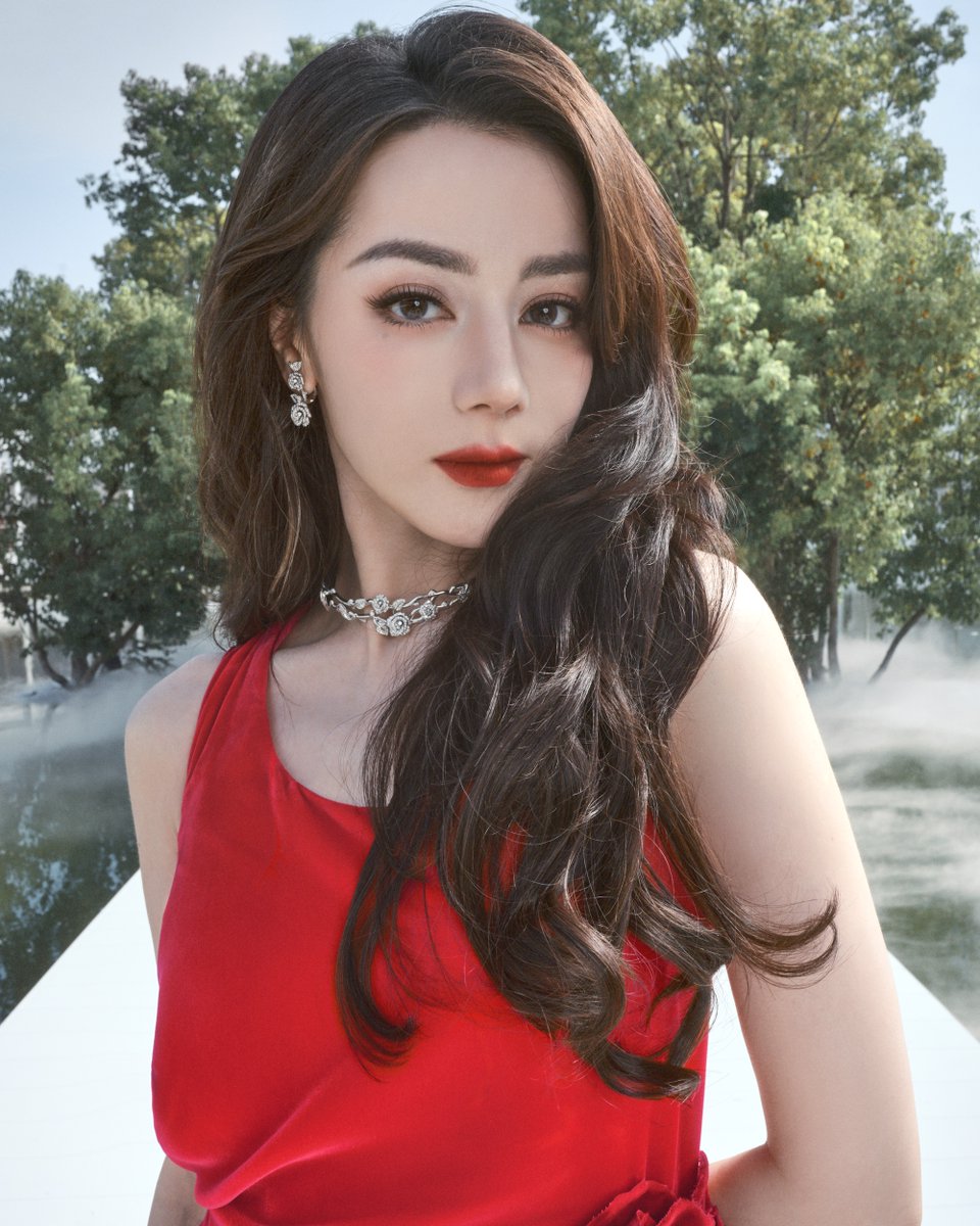 Dior's tweet photo. Dilraba Dilmurat, Yasmina El-Abd, Kornnaphat Sethratanapong, Sirilak Kwong, and Dree Hemingway at the Dior Summer 2027 Women’s show.

#DiorSummer27 https://t.co/kxgIWyhXsz