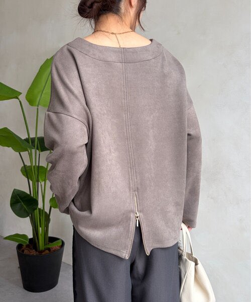 ggojena's tweet photo. ZOZOTOWN

【バックファスナースエードカットソー】

フロントのステッチとバックファスナーが、シンプルな中にjenaならではのこだわりを感じさせるデザイン🙂‍↕️✨

今、お気に入り急上昇しているアイテムです◎

https://t.co/746UFRVUeq https://t.co/eus7MqkFVj
