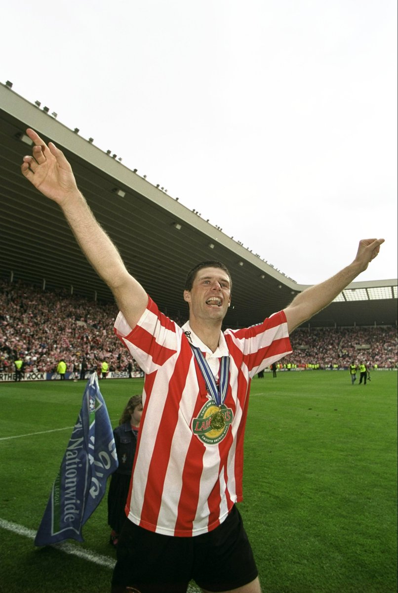 SunderlandAFC's tweet photo. 🥳 Wishing Niall Quinn a very happy birthday!

Have a great day, Niall 🕺🪩 https://t.co/bUamoep4Bm