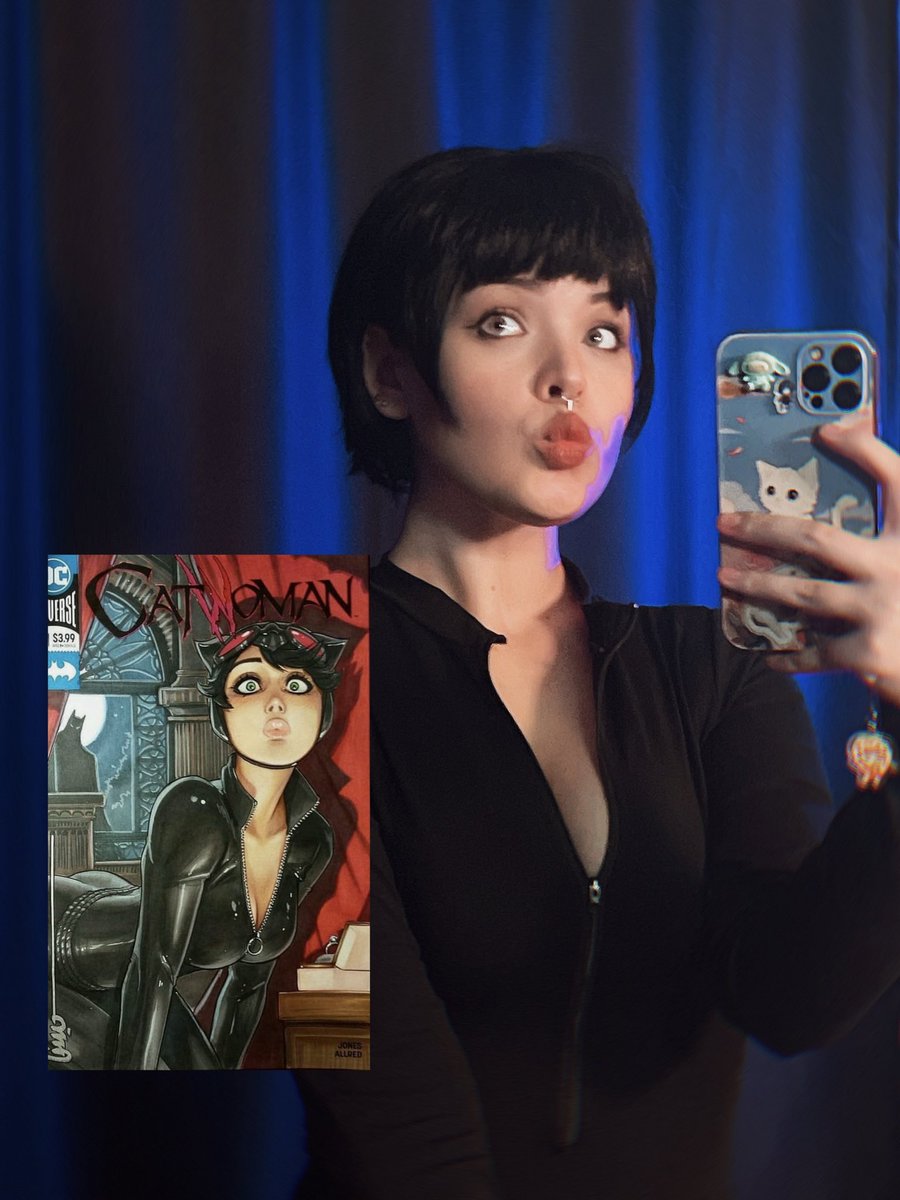 anvinandi's tweet photo. should i do a full catwoman cosplay?👀 https://t.co/vUfJlHakSB