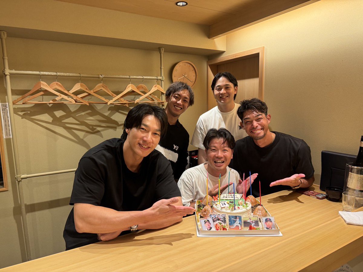 mata11katu's tweet photo. 先日引退お疲れ様会をしてもらいました😂
#柳田悠岐
#今宮健太
#川瀬晃
#敏腕マネージャー https://t.co/OZadJIChwI