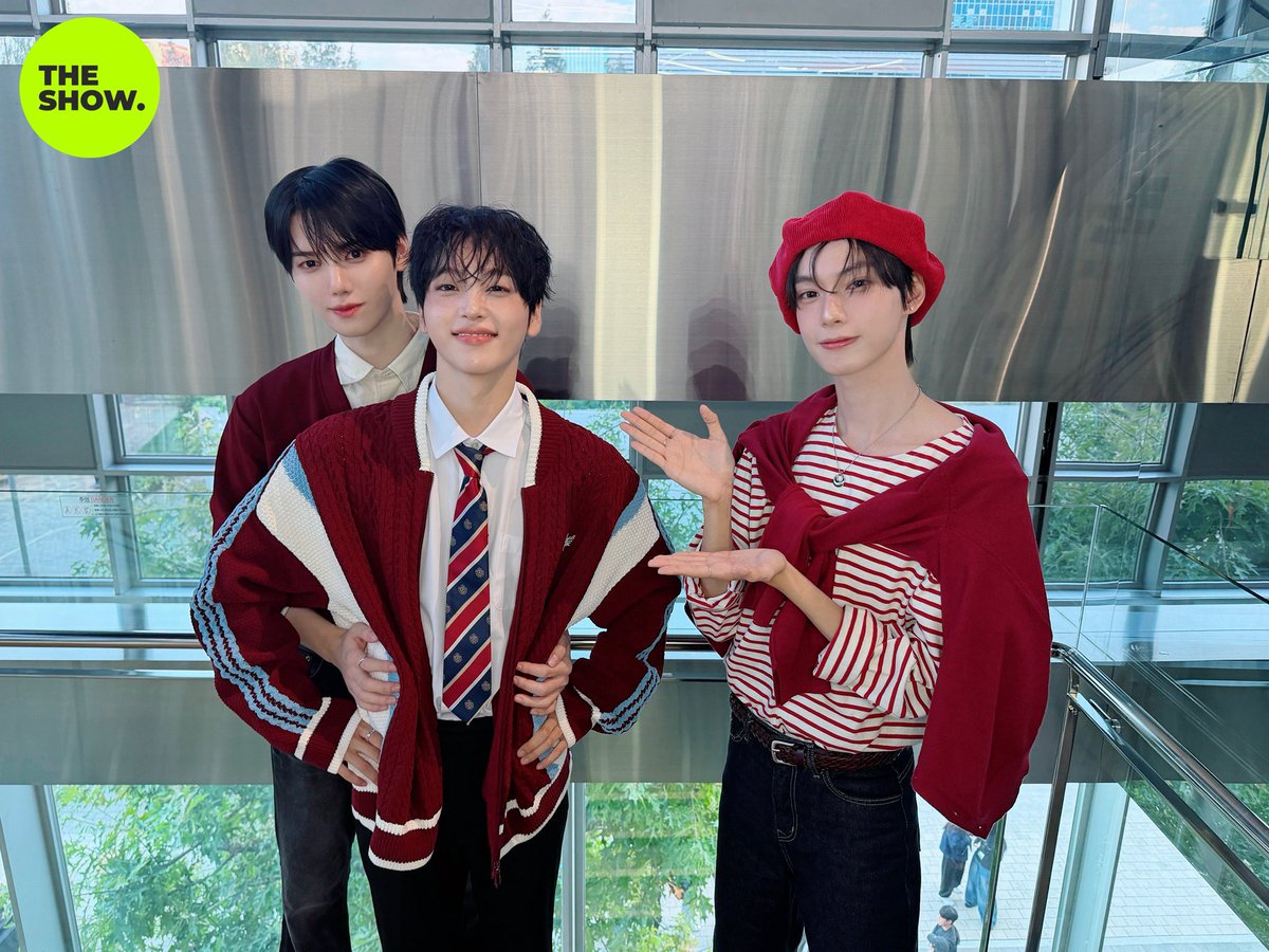 tyoungskies's tweet photo. they are not serious 😭😭😭 https://t.co/TD1CpSqwmW