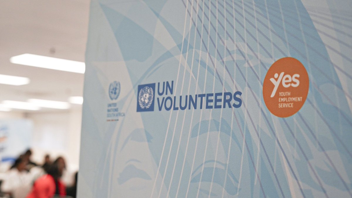UNinSouthAfrica's tweet photo. Experience is often the missing step for most young professionals.
๐ Today in Pretoria, the UN family, @Yes4YouthZA and @UNV_ESARO present a model that places 20 young people in real roles across 17 UN entities. https://t.co/kmqxKf6whk