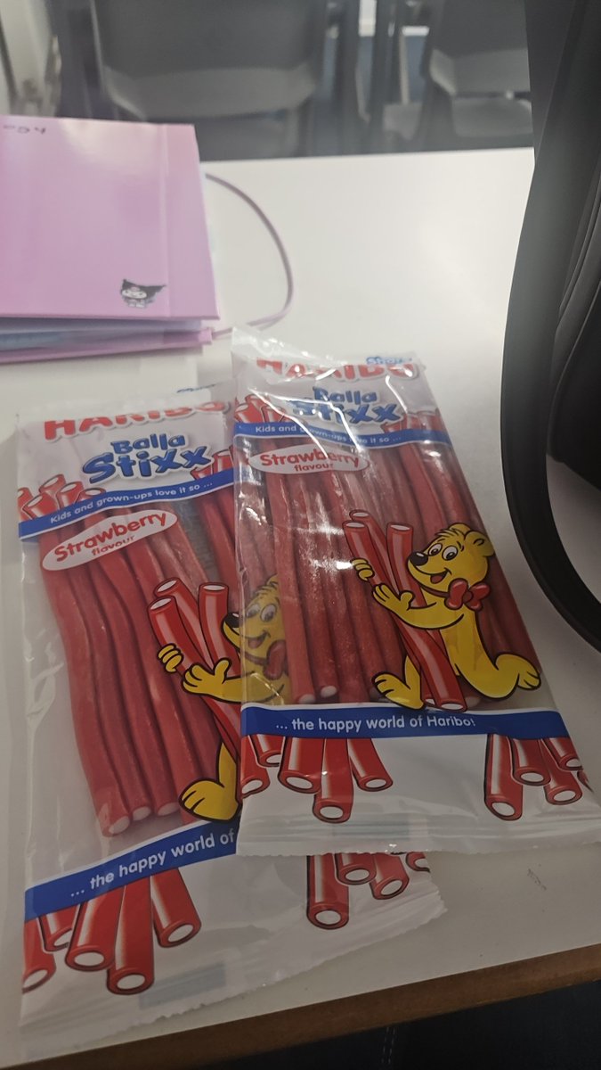 winglesskitty's tweet photo. as much as i love you psycholgy teacher i cant eat these i wanna cry they r my fav sweets too https://t.co/QCgrbqGCng