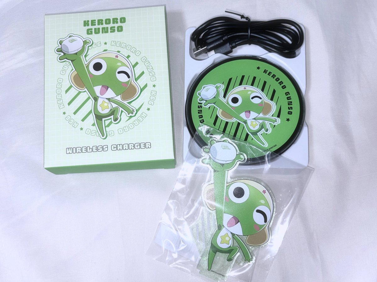 KERORO_104's tweet photo. 先日わたしお誕生日だったのですがお友達がプレゼントしてくれた(>_<)💚
ケロロイヤホンも届くし感謝しかないありがとうすぎるよT﹏T
充電器もアクスタもかわいすぎてやばい💟 https://t.co/HJVEdHqu6R
