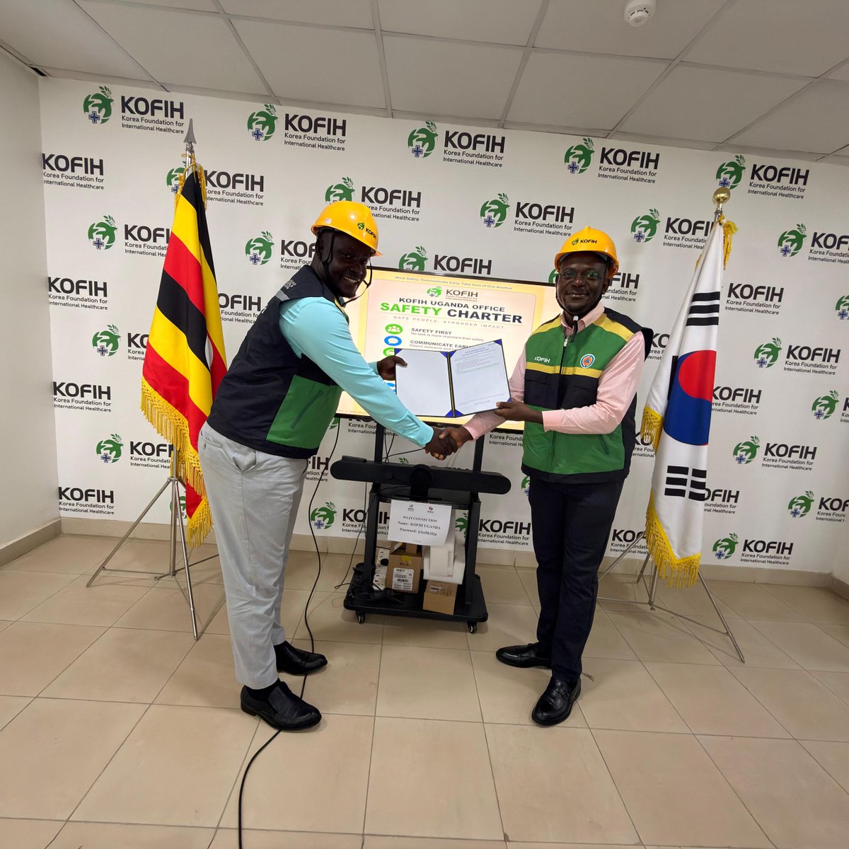 kofihuganda's tweet photo. The Safety Launch ceremony, as it happened.
@juwang_Baik @KavumaPrichard @WaiswaErisaSi @KaliisaRuth @achirosarah @gabrielssekito1 @nasherifah @KOFIHGhana @KoicaUganda @embassy_korea @PKofih 
 #SafetyFirst #WorkplaceSafety https://t.co/EZ5ixhK9ec