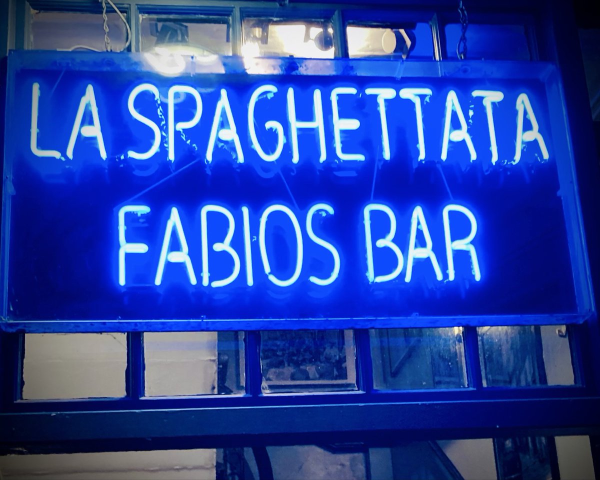 SCJmurphy's tweet photo. buon appetito for#alphabetchallenge #weeknforneon https://t.co/rKvGgKGGQU
