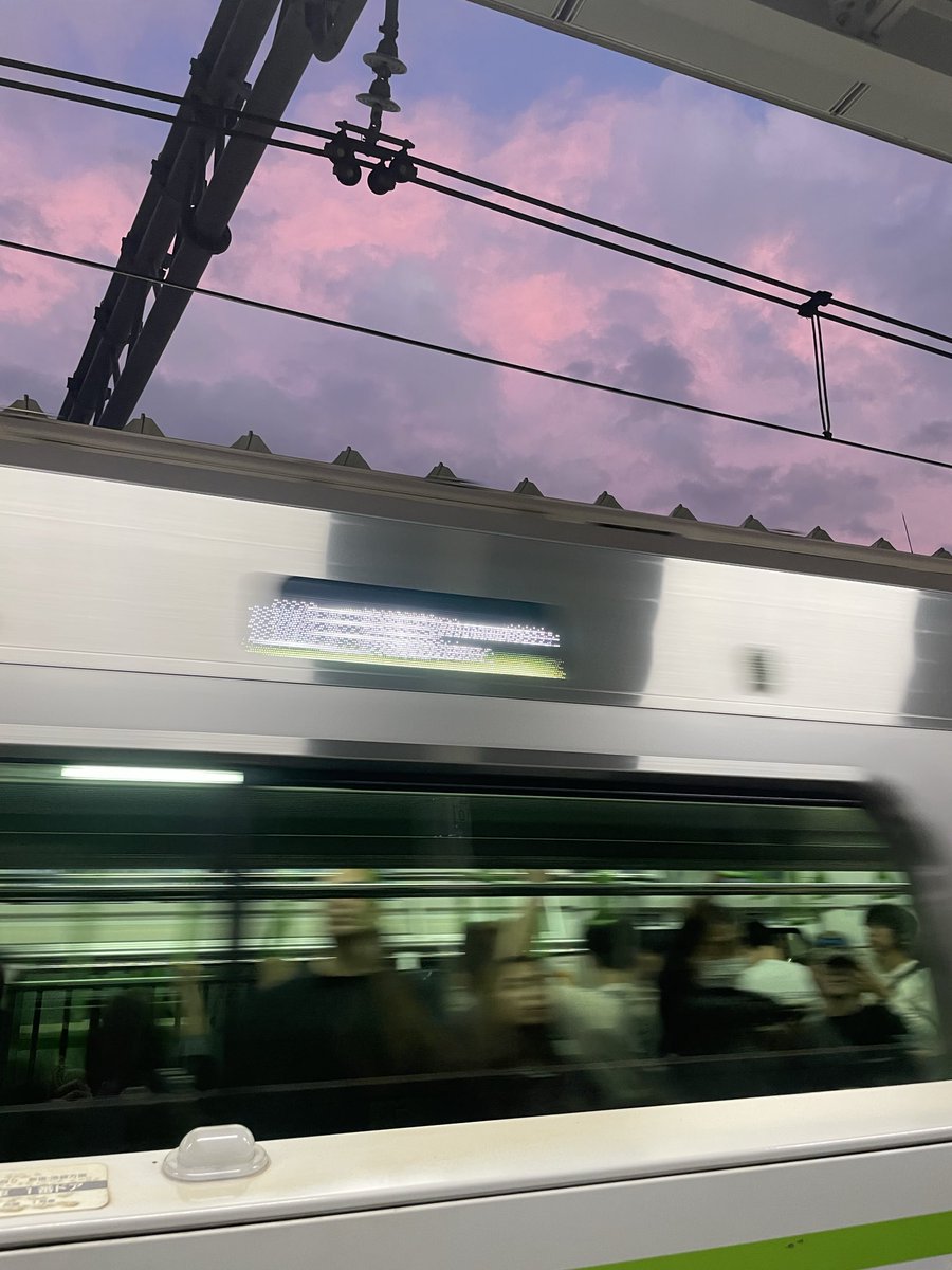 doremiwa0323's tweet photo. 空が夢中夢の日。
#10月6日
#Cornelius https://t.co/K6uguKFHbx