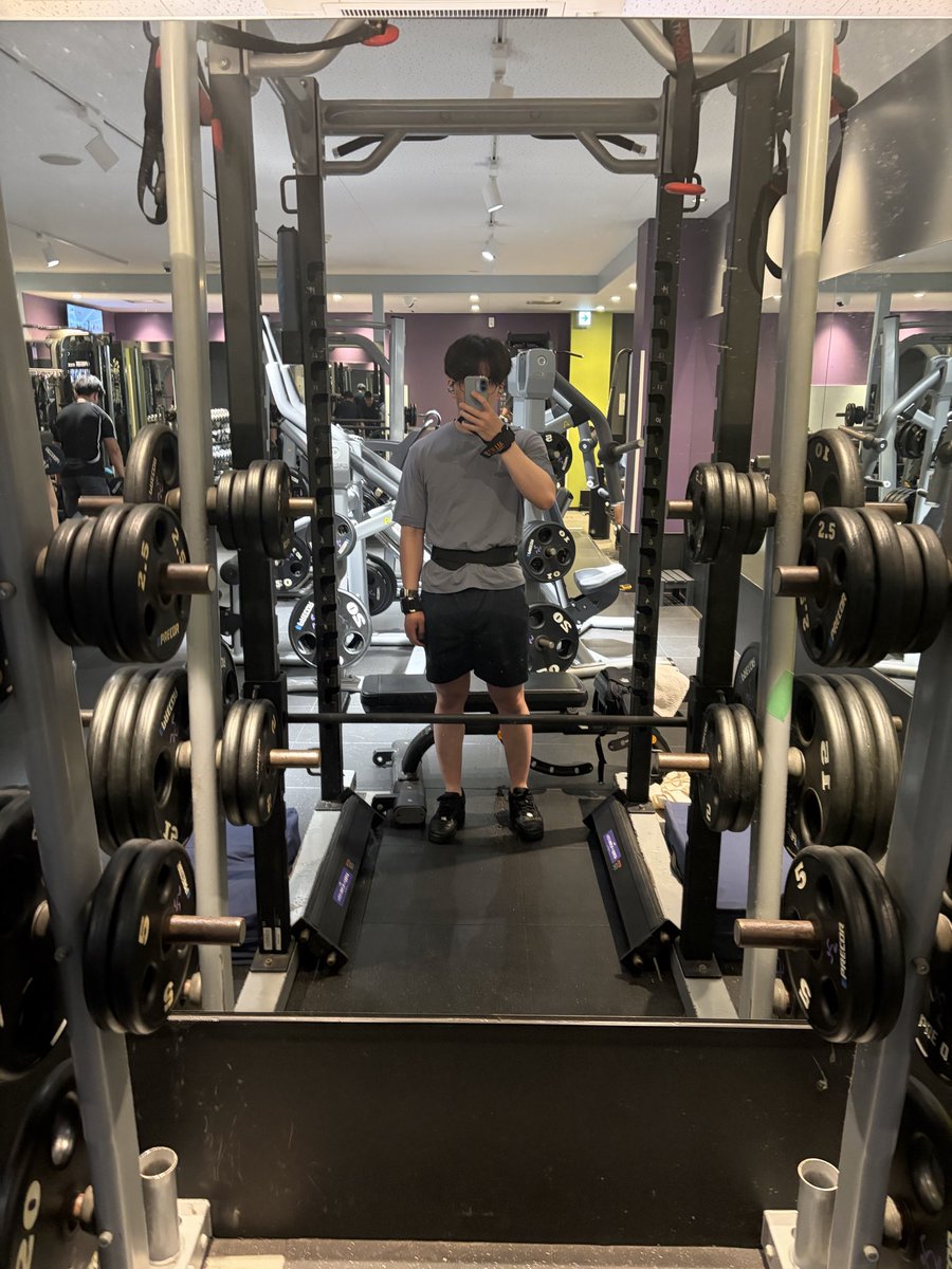 RyoOno115's tweet photo. どんなに嫌なことがあっても、筋肉だけは裏切らない！
あんなことがあっても最後体にいいことできて、いい一日だったなぁと思える😆
#ジム　#筋トレ https://t.co/uqgrGsPygF