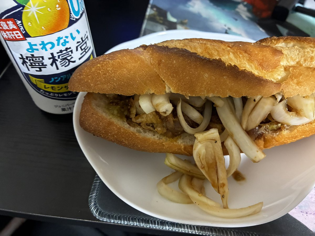sasami_qed's tweet photo. 玉ねぎピクルス入れすぎた https://t.co/o9sq8hcRGt