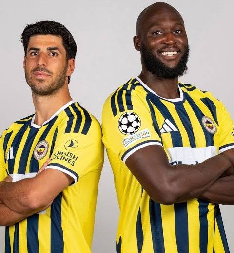 FBora__'s tweet photo. Rakiplerin puan kaybettiği hafta Eyüpspor'u 8-0 yenerek milli araya keyifli girmiştik Milli arada Asensio'un dönüşü Lukaku'nun artan formu Guendouzi'nin Aston Villa maçında oynayabilecek haberi ve MHK operasyonu moral olarak bizi zirveye taşıdı

Şimdi tek yürek tek ses olma vakti https://t.co/NIOXBi9qgo