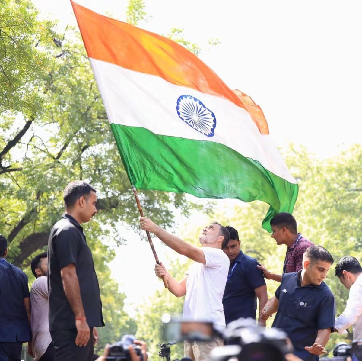 VISHAL_SAINIG's tweet photo. THE MOST ICONIC PICTURE OF 21ST CENTURY 🗿🔥
#RahulGandhiVoiceOfIndia #rahulgandhi @RahulGandhi https://t.co/s67dNEVWPb