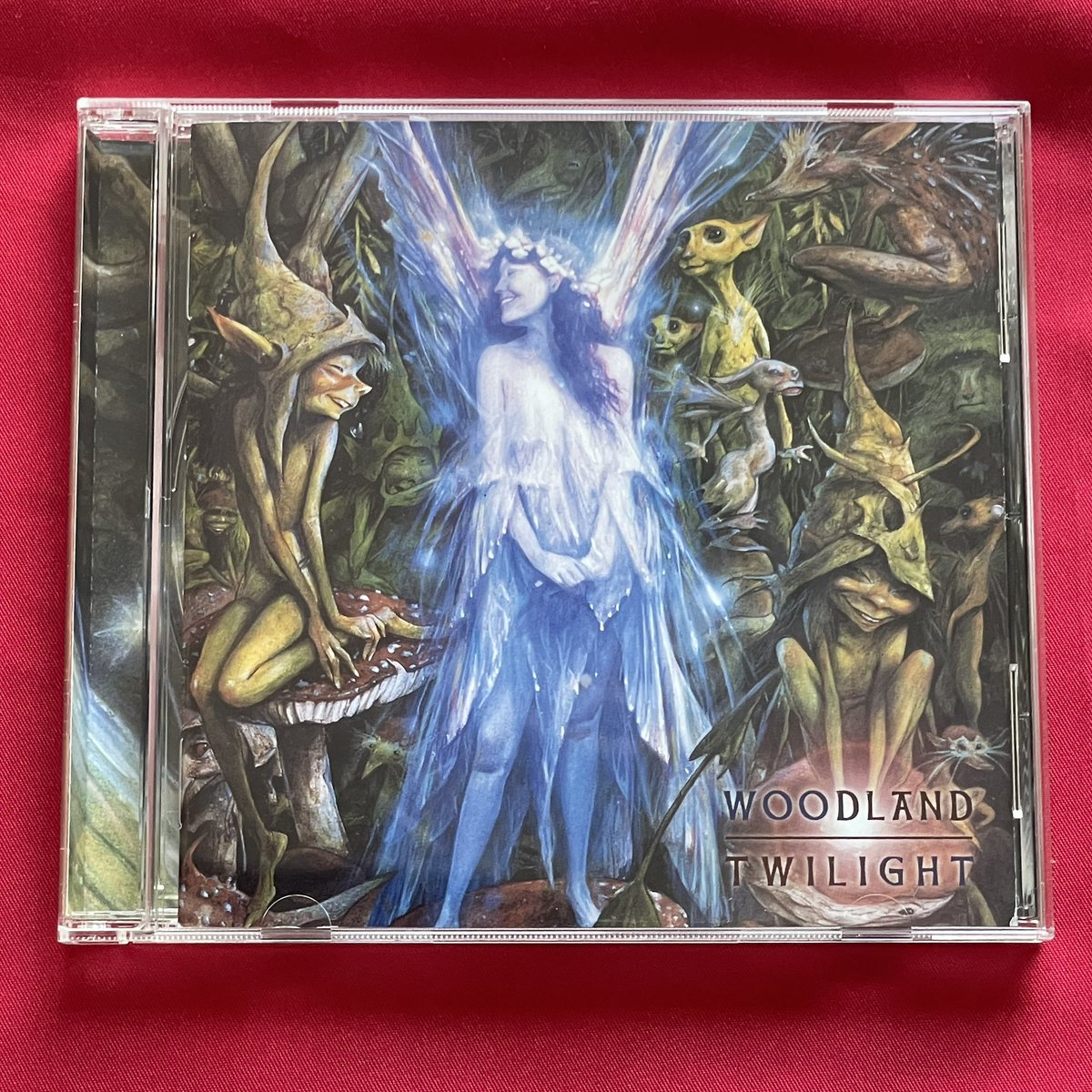 Marbleabinogii's tweet photo. PC版のダンバートンの音楽すごく好きだったな〜❤️
マビノギのCD持ってたんだけど相場がめちゃ上がってた時に売ってしまった大馬鹿者です
ああめちゃ聴きたい😹
仕方ないのでちょっとケルトっぽいCDでも聴いて気分を高揚させよう❣️ https://t.co/GfD7pqXGyP