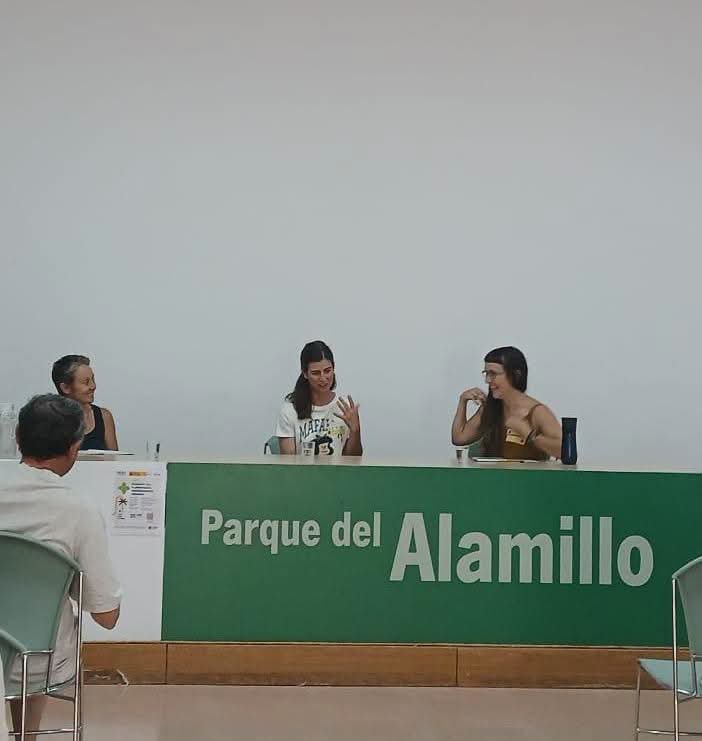 GanaderasenRed's tweet photo. Ganaderas en Red ha participado en Sevilla en la jornada Arrejunte por la Gobernanza Alimentaria Andaluza que organizada por El Enjambre sin Reina.
Monte y Carmen dieron nuestra visión desde la ganadería extensiva del consumo de productos de cercanía, el cambio climático y  ⤵️ https://t.co/cyjcI4VLUq