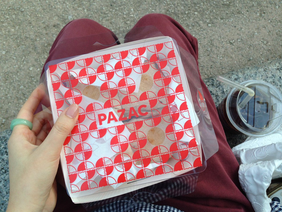matjjajang's tweet photo. 파작 누가 맛있대 ;; ㅋ ㅈㄴ달아 4500원 커피도 양 ㅈㄴ 적어 서울사람들 호들갑 개 심함 https://t.co/Q66r1V3YDL