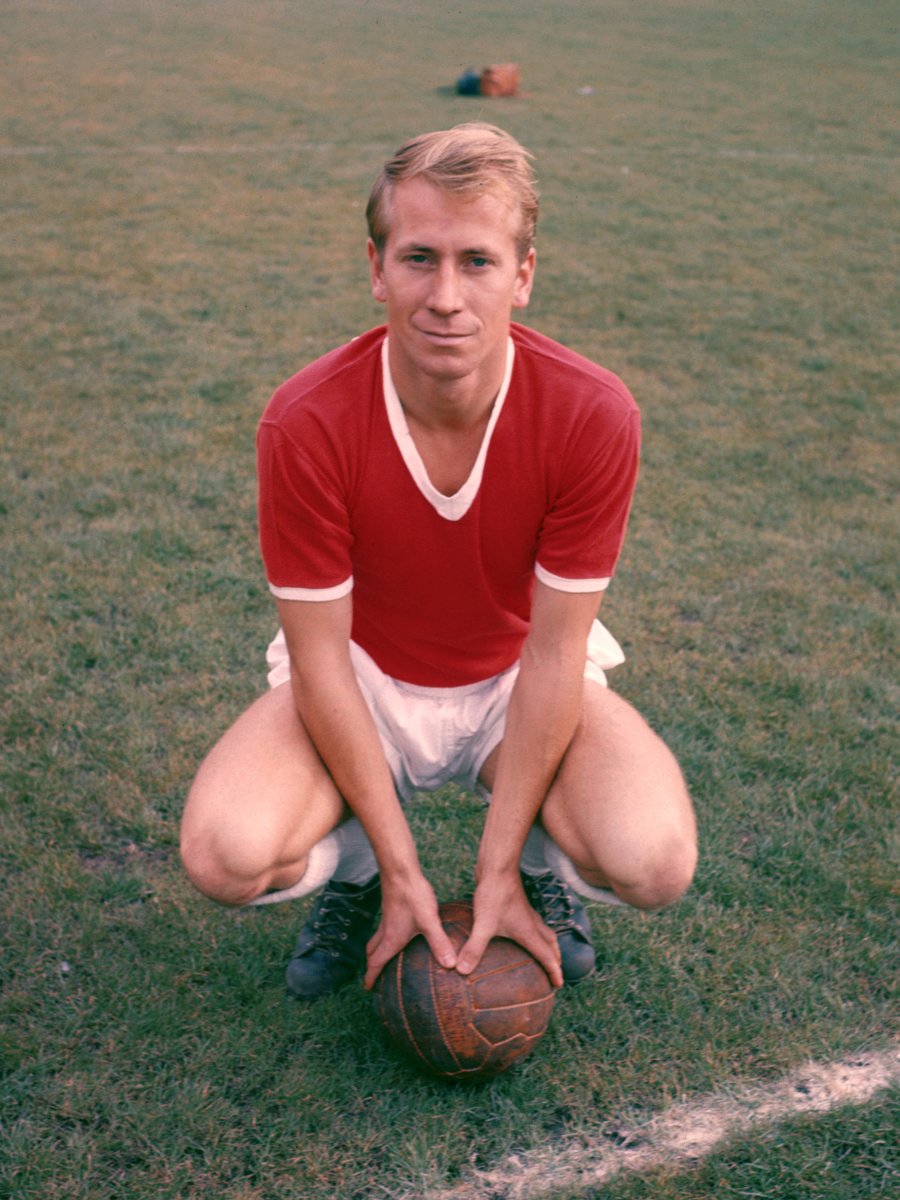 ManUtd's tweet photo. Appearance 1️⃣ of 7️⃣5️⃣8️⃣ ✅

#OTD 70 years ago, @SirBobby Charlton made his United debut ❤️ https://t.co/TIGo9LFNiH