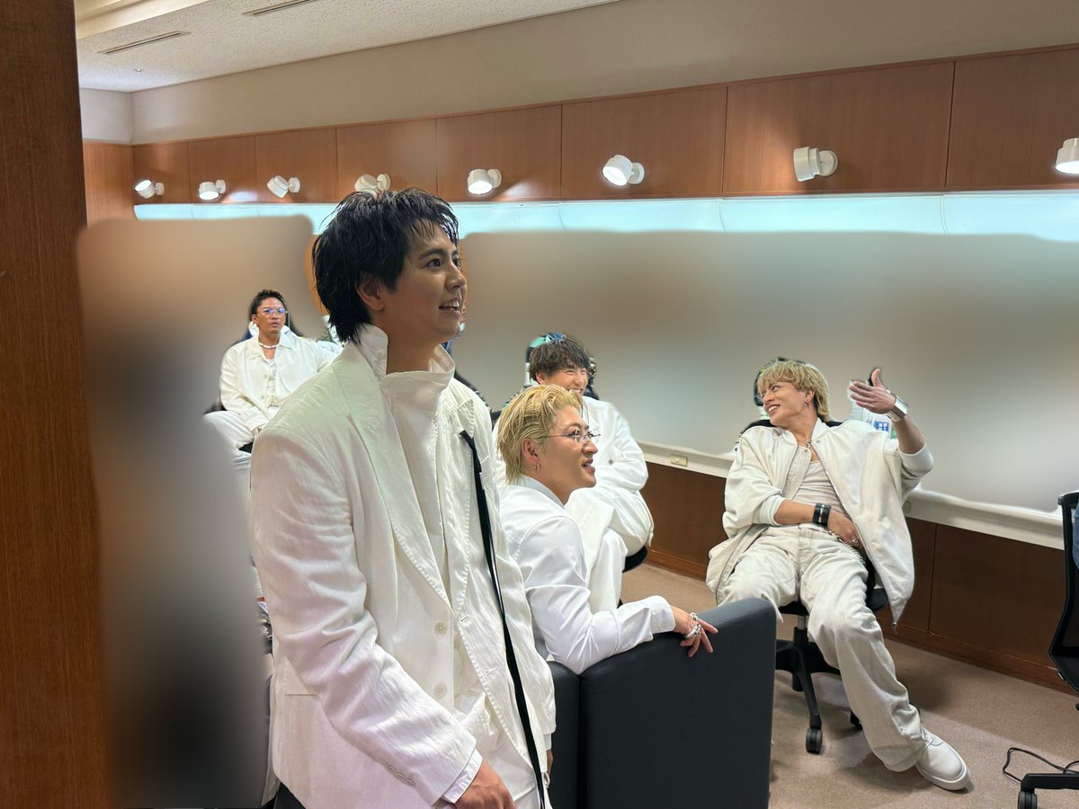 generationsfext's tweet photo. 2026.10.05(Mon)
TBS「CDTVライブ！ライブ！」

📸 OFF SHOT

📺TVer
https://t.co/H1XC7H1Hty

🎥Music Video
https://t.co/NWR9v9Z06r

🎧Streaming / Download
https://t.co/au2yIZVKGy

' We go HIGH '

#GENERATIONS #GENEisBack 
#GENE_VIBE #VIBE_GOHIGH
#CDTVライブライブ  @TBSCDTV https://t.co/ii2mwNtWY9