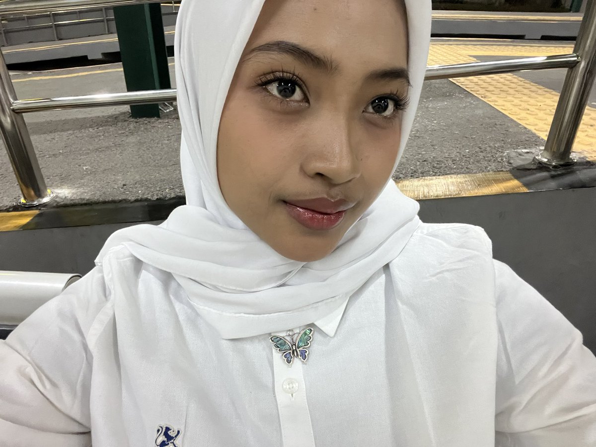 sannazera's tweet photo. jangan tanya wisuda kapan karena kapan2 https://t.co/IEBzUTkpo7