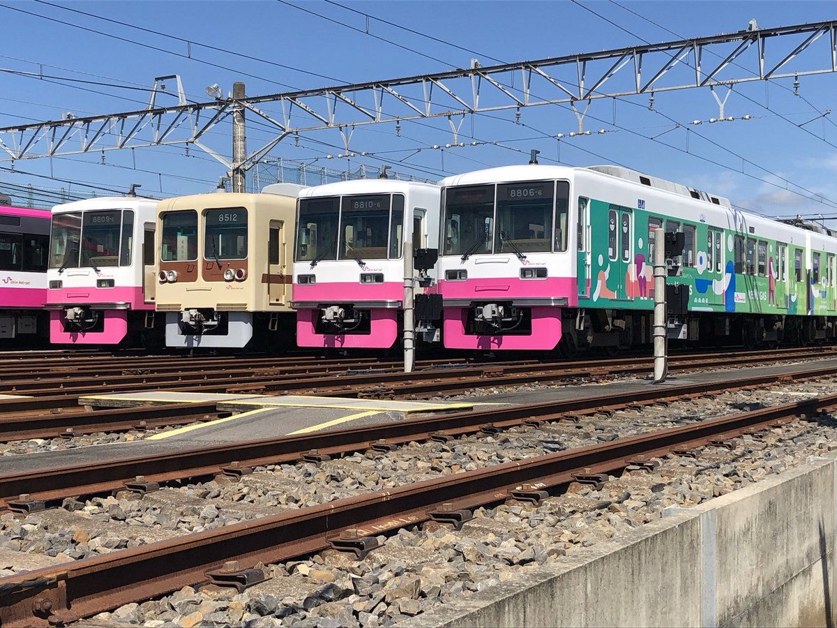 8150_TD's tweet photo. 3200によって置き換えられたのは8809でしたね
京成カラーになったものの短期間で廃車は勿体無い気もしますが、更新されてなかったが故に仕方ないのかもしれません

↓以前くぬぎ山を訪れた際、たまたま32と09が並んでました
8809、お疲れ様でした https://t.co/W3r2WxouO7