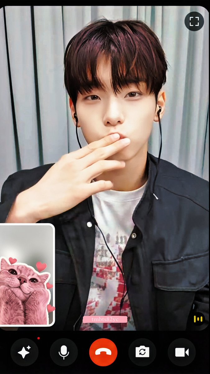 tmbts82yc's tweet photo. 261001 Dogyun! 😘
#82MAJOR #82메이저 #KIMDOGYUN #김도균 #DOGYUN #도균 https://t.co/tqnuCSOaeI