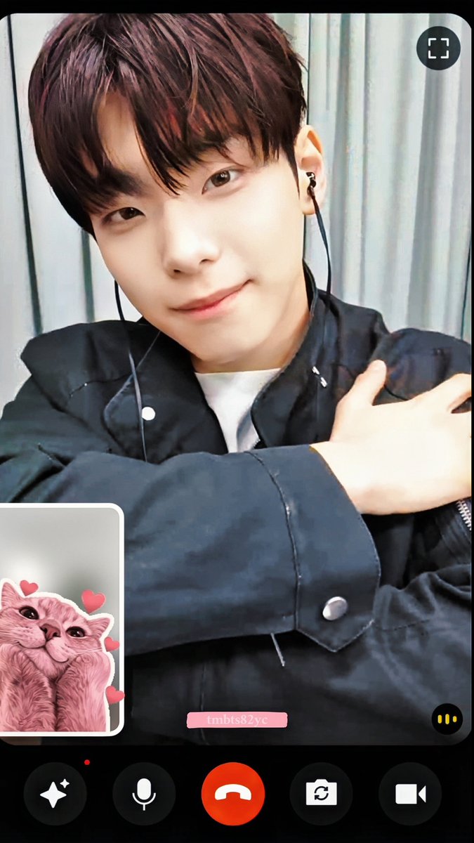 tmbts82yc's tweet photo. 261001 Dogyun! 😘
#82MAJOR #82메이저 #KIMDOGYUN #김도균 #DOGYUN #도균 https://t.co/tqnuCSOaeI