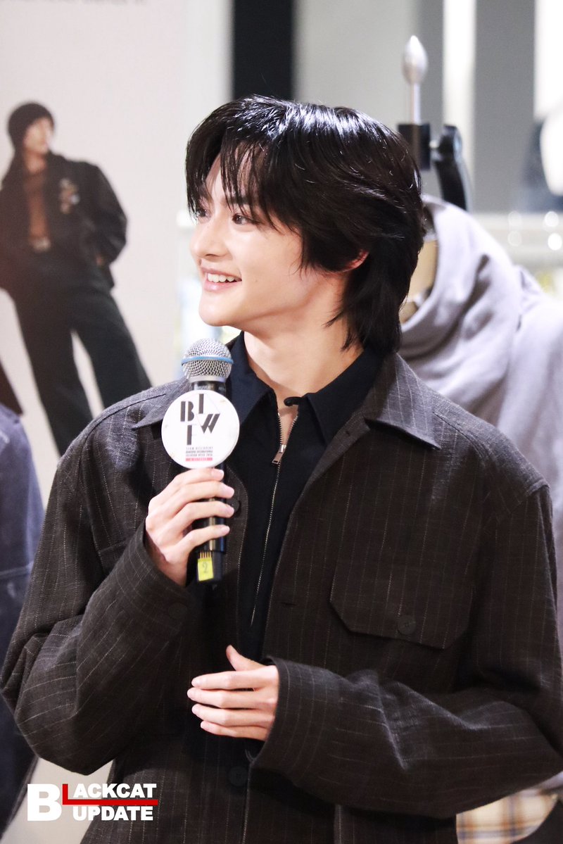 Blackcatupdate's tweet photo. “รีออน ณัฐฐ์พฤทธ์” ร่วมงาน Siam Discovery Bangkok International Fashion Week 2026 ✨

REEONN BIFW26 SIAM DISCOVERY

#reeonn
#SiamDiscoveryBIFW2026xREEONN
#SiamDiscoveryBIFW2026 #BIFW2026 https://t.co/kCAfb1UIjD