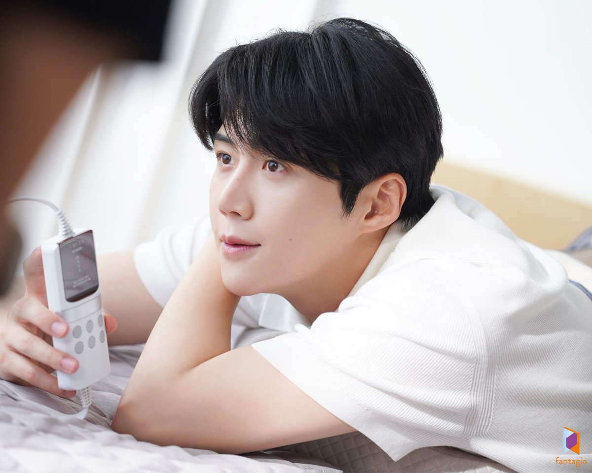 seonho_pics's tweet photo. https://t.co/A8jkkpOMBp