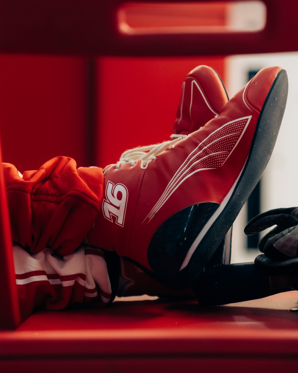 ScuderiaFerrari's tweet photo. Waiting out the rain delay together ☔️🗣️ https://t.co/IDkxgEETiY