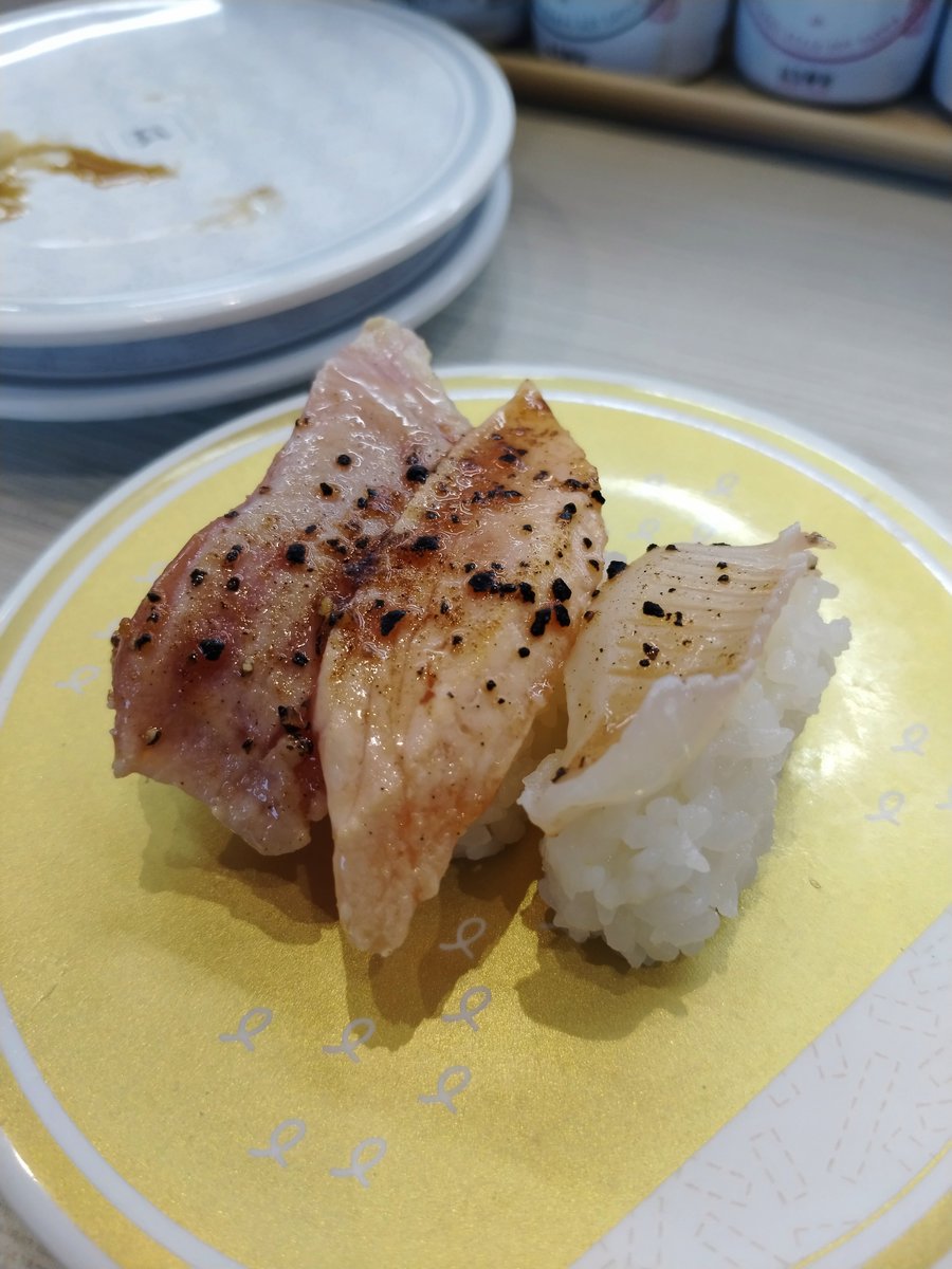 aintseriouse's tweet photo. 🍣🥢 https://t.co/ctLzQzCor2
