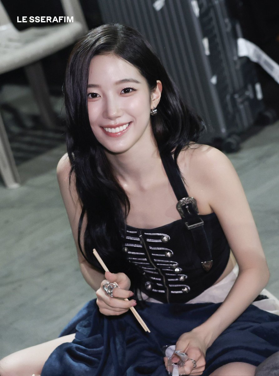 Daily_Zuha's tweet photo. #KAZUHA #LE_SSERAFIM #카즈하 #르세라핌 https://t.co/XjU3XHA46a