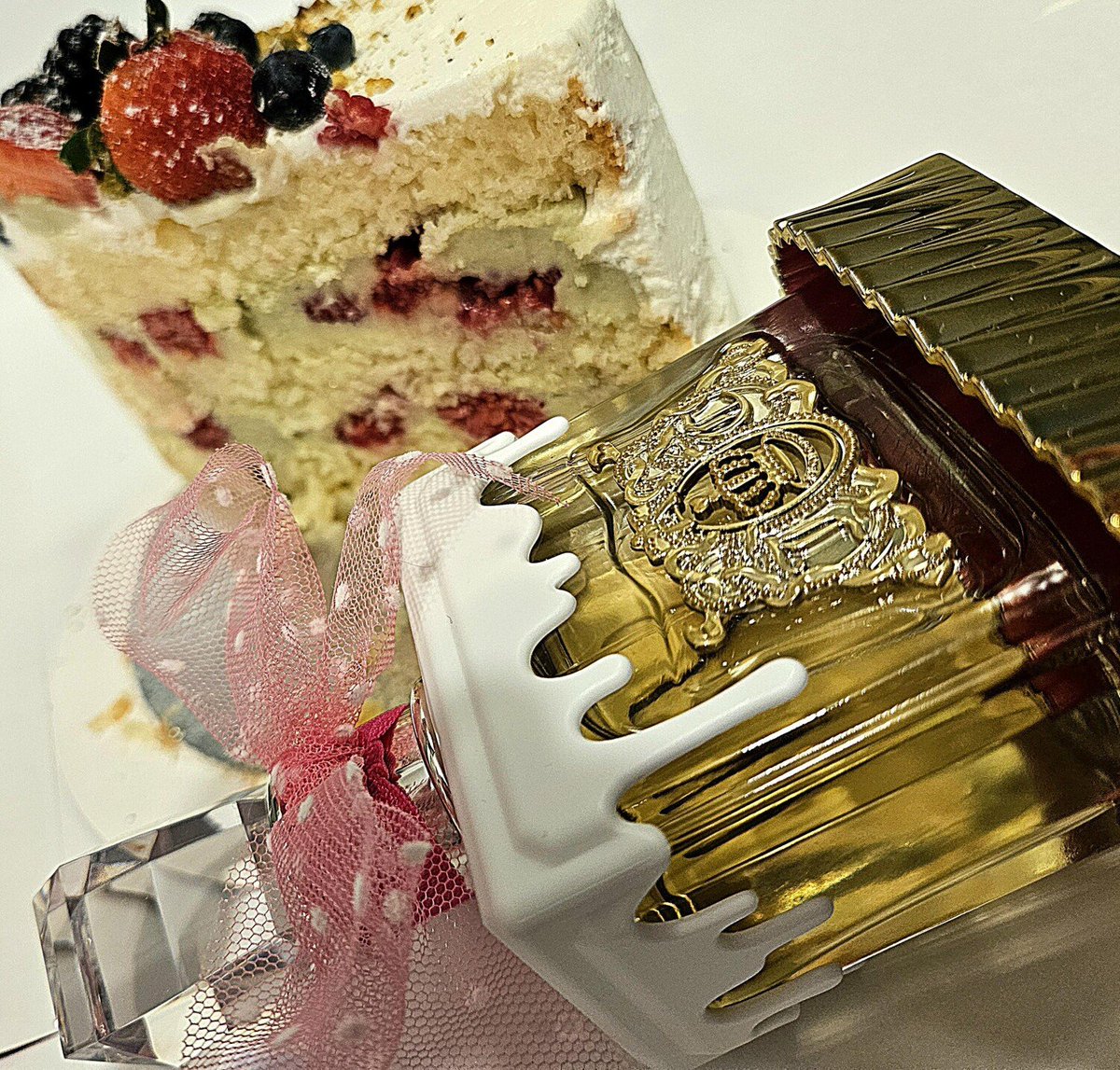 jesssssssishop's tweet photo. Juicy Couture Viva La Juicy Sucre edp 100ml ตัวที่หายากที่สุดๆๆๆ กลิ่นหอมน่ารักความครีมมี่ วนิลา อัลมอน โกโก้หอมๆ กลิ่นติดทนมากๆๆ หอมขนมน่ากินน
✔️1,799฿
สนใจสอบถามได้ค่า #พร้อมส่ง #น้ำหอม #น้ําหอมแบรนด์แท้ #น้ำหอมแบ่งขาย #ถูกบอกต่อ #ถูกและดี #howtoperfect #howtobeauty https://t.co/flm4Zth504