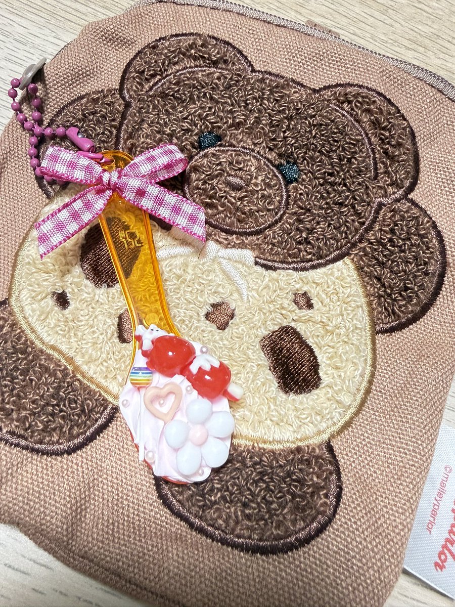 flower_mmmk's tweet photo. 梅田彩佳ちゃんのpop upに初めて行くぞ!緊張!ワクワク!だったのですがまさかの旦那氏が熱...インフルかもだし自分も罹患してたら...と思い諦めました😭そしたら彩佳ちゃんファンのお知り合いがgetしてきてくれました🙏次は絶対梅棒のお話しに行くんだ🙌会いたーい❣️
#UMEMA https://t.co/eF4FnQgoEY