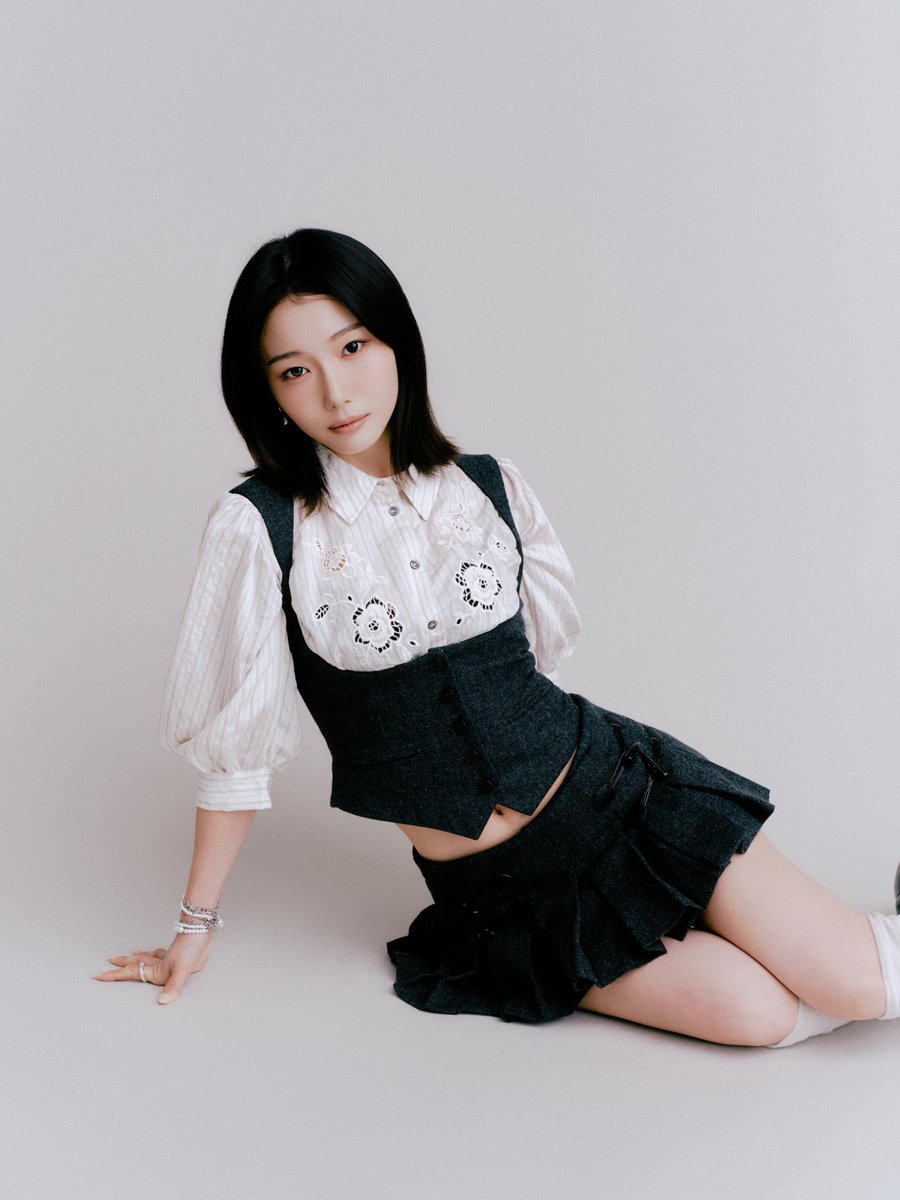 SYEGLOBAL's tweet photo. [📷] 261006 0.e_na (YOUNGEUN) instagram update

NEW PROFILE 🌑

#YOUNGEUN #서영은 #ヨンウン https://t.co/iEqwpr25zI