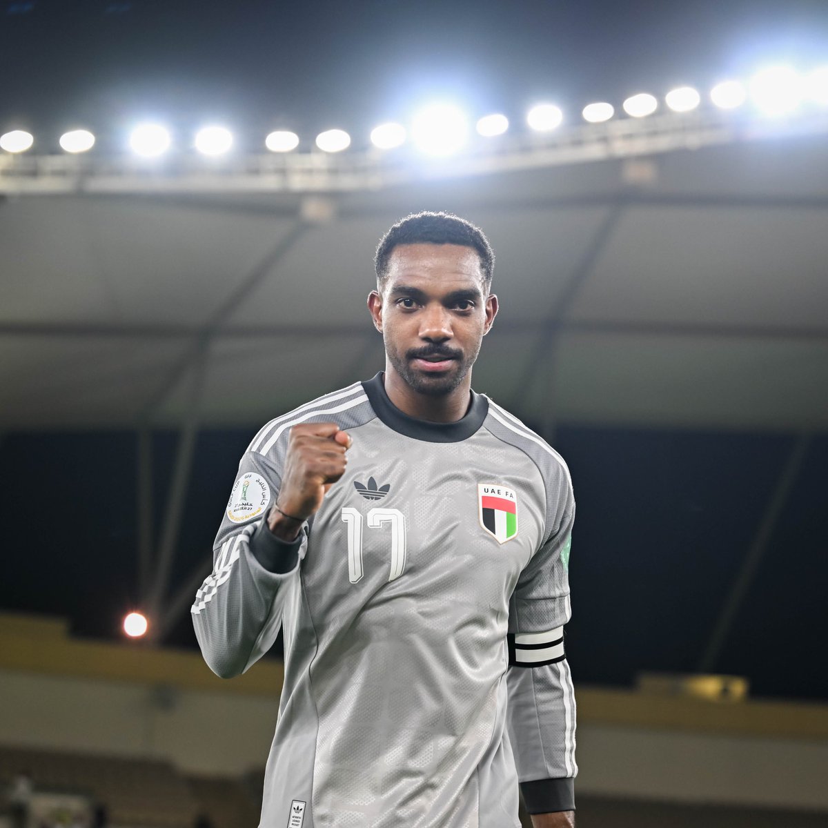 im7v7's tweet photo. عيال بلادي كلّي ثقه فيكم 🇦🇪❤️ https://t.co/852oGZcajX