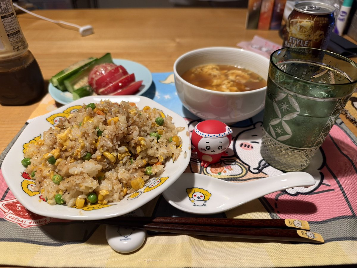 riotharuhi's tweet photo. こんばんは❗️ 晩ごはんをいただきます❗️ 
#ちいかわ #ハチワレ #うさぎ  #晩ごはん https://t.co/wbhf7yLStd
