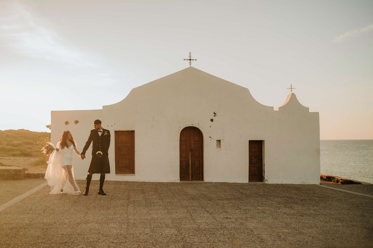 kingsofkilts's tweet photo. From #Scotland to the States and beyond... 🌍
Discover why people around the world are embracing the #kilt in our blog post. 🗞️

Read all about it 👇
https://t.co/q7FjktIZq0

📸 Michelle Malone Photography
.
.
#kingsofkilts #kilts #highlandwear #groomswear https://t.co/50EXBJh4SS