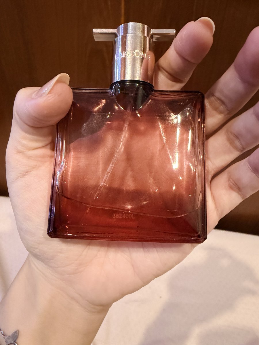 mmmmmodnoii's tweet photo. ส่งต่อน้ำหอม Lancome idole 25 ml. กล่องทิ้งแล้ว 390 ส่งฟรี ซื้อมา 2000 กว่า เอาไปลองใช้ค่ะ
#ส่งต่อน้ำหอม #น้ำหอมแบรนด์เนม #น้ำหอมมือสอง #ส่งต่อคสอ #ส่งต่อสกินแคร์ #ส่งต่อเครื่องสำอาง #เครื่องสำอางมือสอง #ส่งต่อlancome #lancomethailand #lancomeมือสอง https://t.co/1W39iCazk5