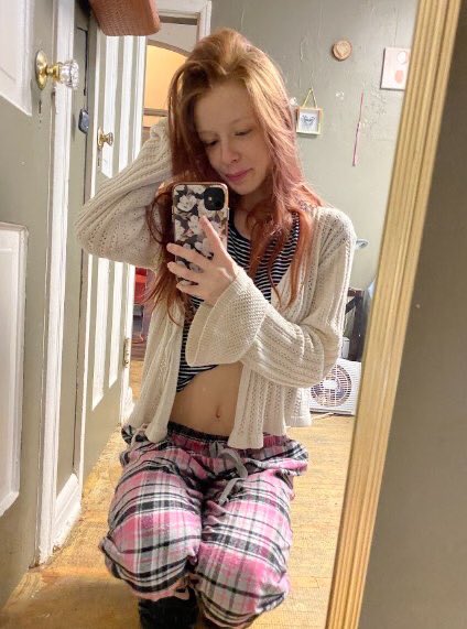 elyra0148's tweet photo. Just woke upp https://t.co/7RcEw1fVkK