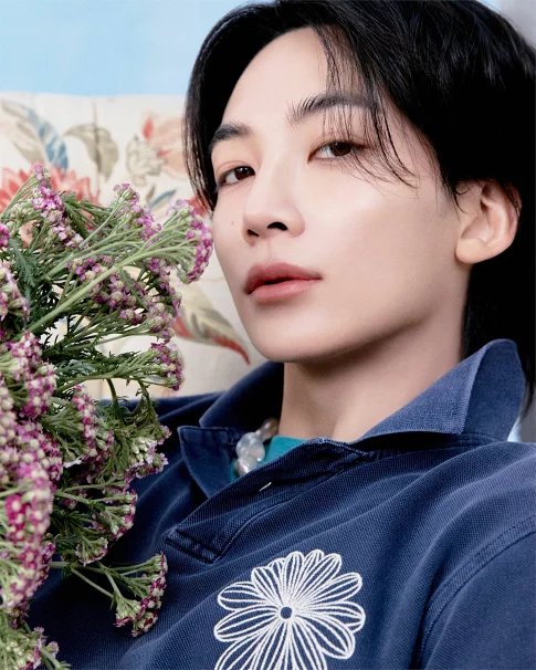 HOSHIBECUTE's tweet photo. ยินดีกับพจฮ.ด้วยค้าบบ!! ได้รับเลือกเป็น Global Ambassador ชายคนแรกของ Mardi Mercredi ต้อนรับคอล Unisex เรียบร้อย!!! 

แล้วทางแบรนด์บอกเองเลยว่าเลือก���ี่จองฮันเพราะภาพลักษณ์ดูหล่อสง่างาม มีสไตล์ขั้นสุด เข้ากับคอลเลกชัน Unisex แบบไร้ที่ติ ทั้งหล่อ ทั้งเท่ จนเจ้าของแบรนด์ออกปากอวยเองว่าเป๊ะที่สุดขนาดนี้ สมเป็นตัวพ่อแฟชั่น! 💖✨

📌 หน้าร้านญี่ปุ่นเริ่มเปิดจอง 8 ต.ค.
ส่วนออนไลน์วางจำหน่าย 13 ต.ค.

ส่วน shop ในไทยคอลพี่จองจะเข้าไหมรู้ แต่ถ้ามีเมื่อไหร่พุ่งตัวไปเลยค่ะ เซ็นทรัล เอ็มบาสซี กับ เซ็นทรัล ลาดพร้าว 🤭🤭

📎https://t.co/LZk8KTQRr9