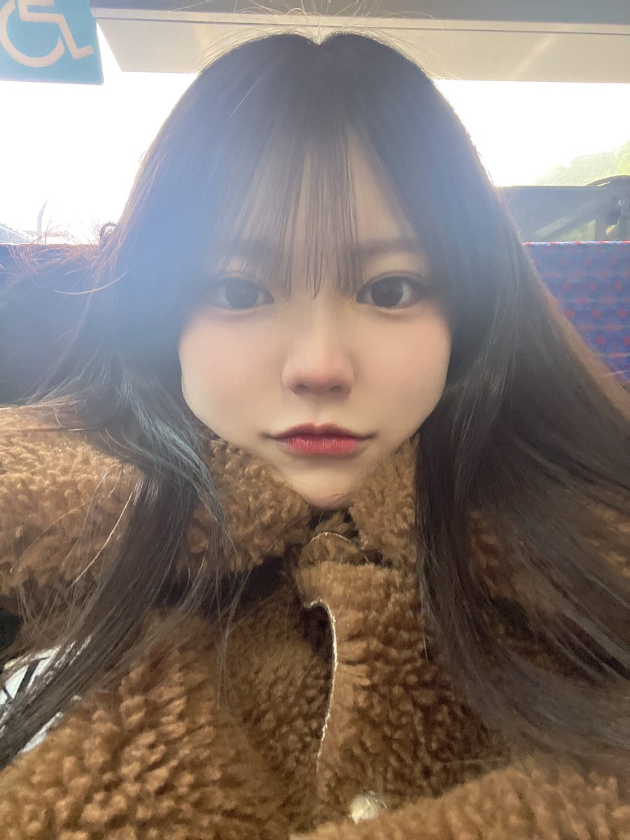 _sae_83's tweet photo. よく前髪ありも見てみたいって言ってもらえるんだけど、最後に前髪作ったの高校生なの🤍
だからJKさえを公開🧏‍♀️✨️ https://t.co/fcGpeNt0M5