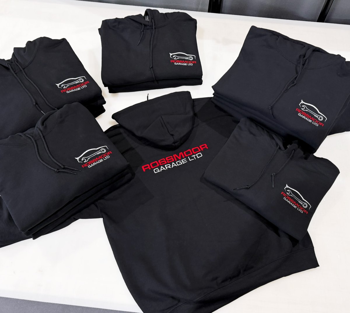WizardEmb's tweet photo. A bespoke workwear bundle for #RossmoorGarageLtd 🔧 all complete with embroidered branding

✨ 18 Regatta Wicking Polo Shirts
✨ 14 Gildan Hoodies
✨ Result Compass Padded Softshell Gilets

https://t.co/i8KNpbyiAD

#workwear #uniform #branding #bespokebundle #smallbusiness https://t.co/PmJayA908C
