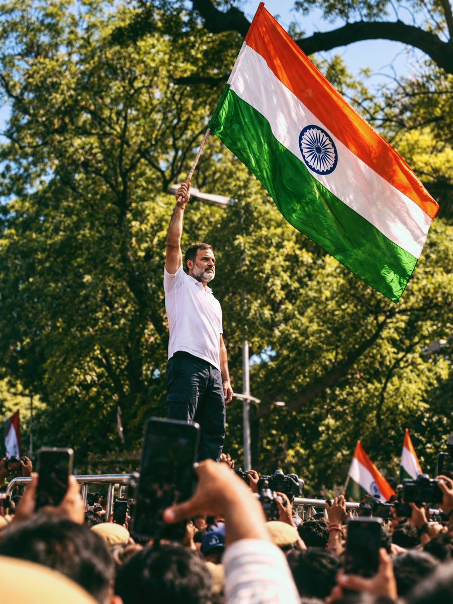 mohdkafil15's tweet photo. 🇮🇳 
RaGa on top 
Real nationalist 
#Delhi 
#RahulGandhiVoiceOfIndia https://t.co/2K2gfhBbpw