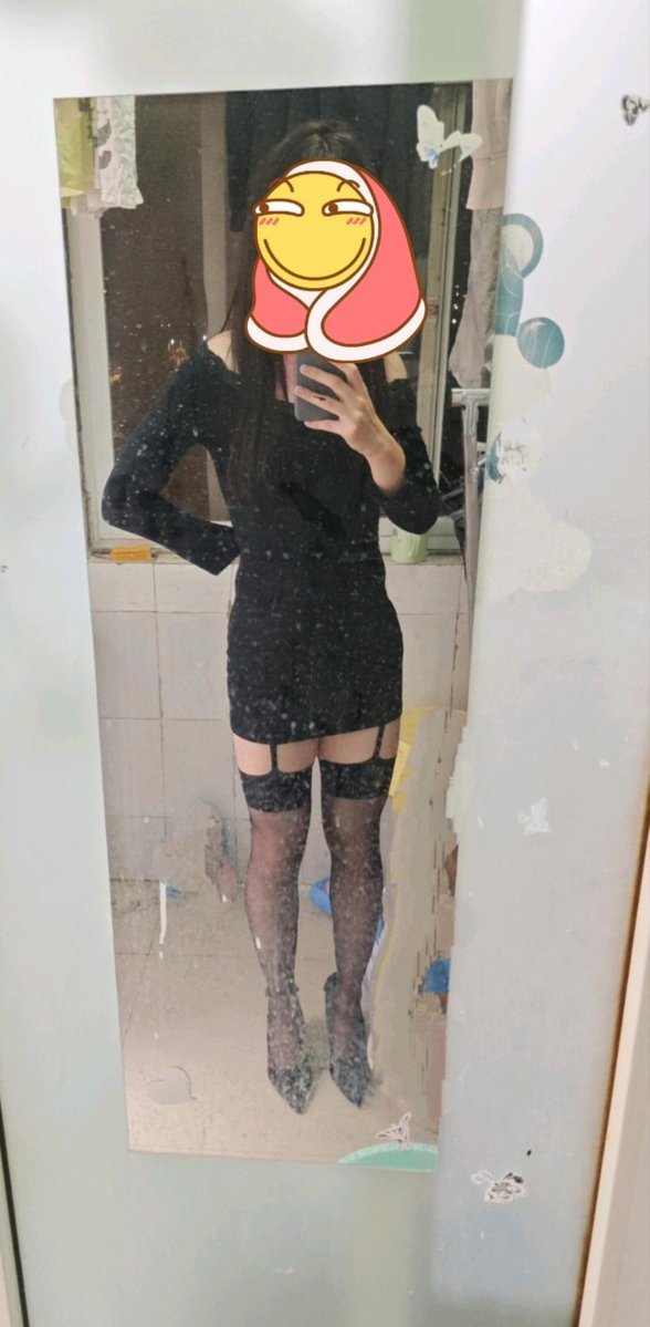 LinaaFemboy's tweet photo. 21了还是萧楚南，不想当🔮师 #男娘 #伪娘 #雌堕 #femboy https://t.co/2se0x5OQE2