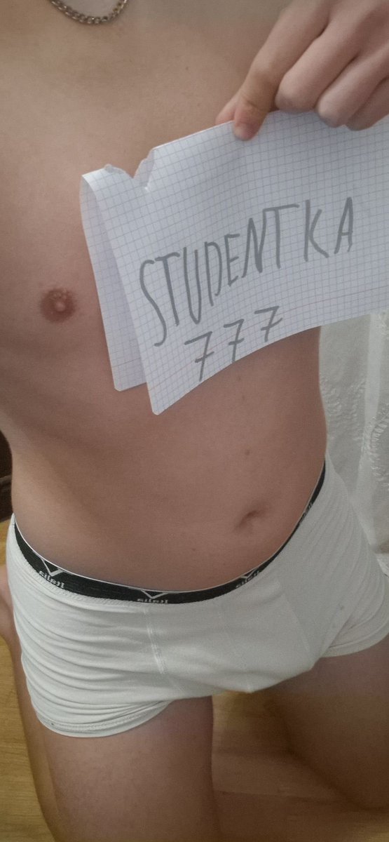studentka7770's tweet photo. Nie mas kodu? Przynajmniej uklęknij i wyślij taką fotkę😈 https://t.co/Fw2UXJ7eIX