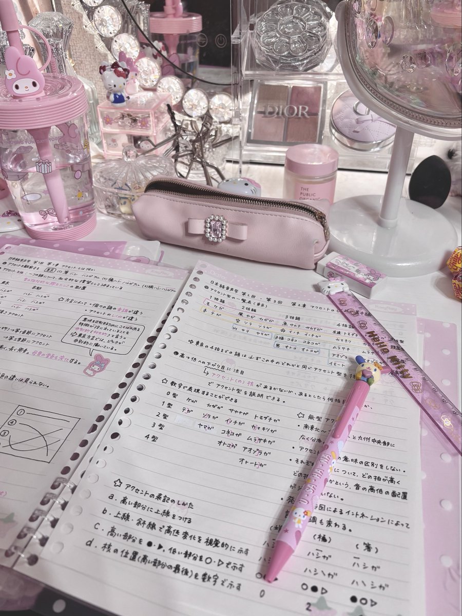 422skb's tweet photo. 【なんと】1年生の授業 https://t.co/6cVGAksqN9