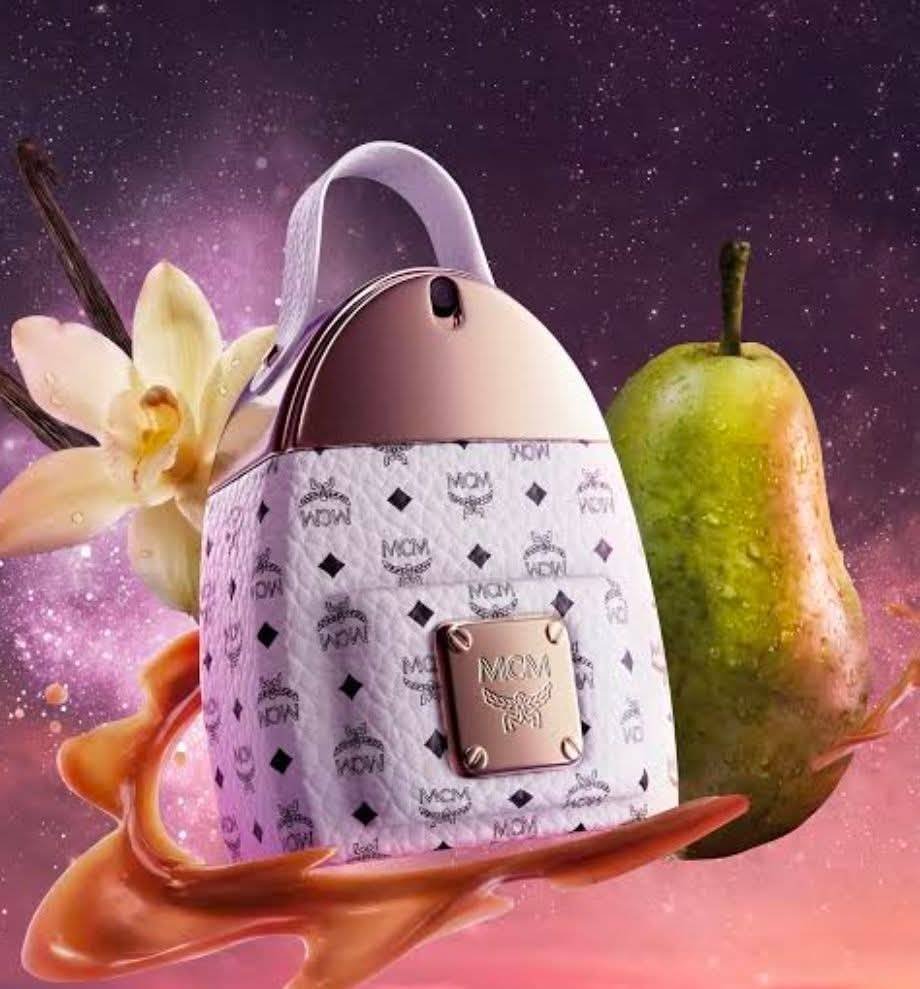 jesssssssishop's tweet photo. Mcm Cosmic Star edp กลิ่นนี้หอมแนว floral fruity gourmand หอมหวานน่ากิน ความไวท์มักส์ ลูกแพรฉ่ำๆ กลิ่นไวท์ช็อคโกแลต ละมุน หอมขี้เล่น
✔️30ml 1,459฿
75ml 2,199฿
สนใจสอบถามได้ค่า #พร้อมส่ง #น้ำหอม #น้ําหอมแบรนด์แท้ #น้ำหอมแบ่งขาย #ถูกบอกต่อ #ถูกและดี #howtoperfect #howtobeauty https://t.co/rHZsH2koIt