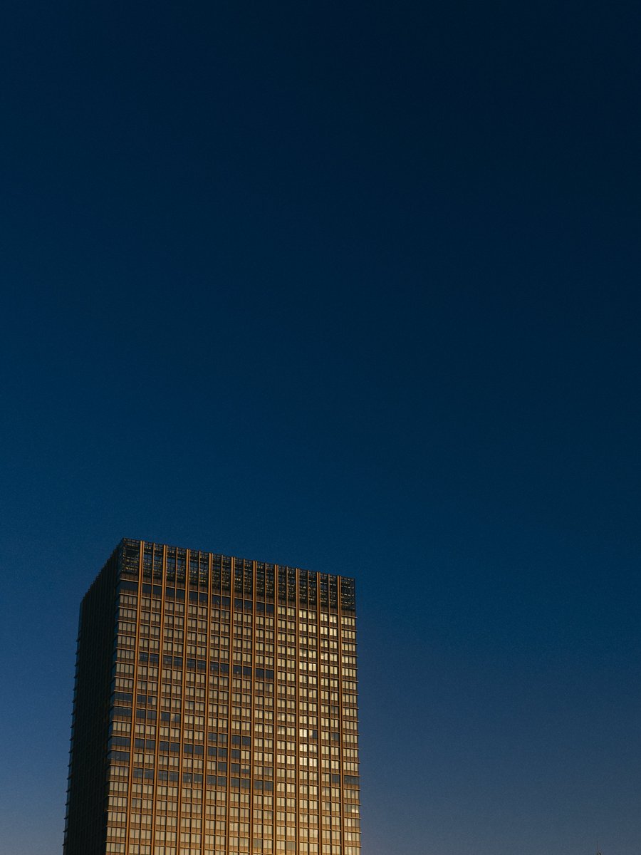 supersub_aka's tweet photo. TOKYO "BLUE" SKY https://t.co/LlVdsMJB9F