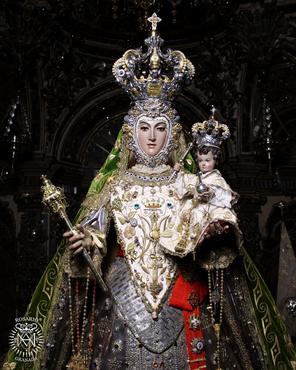 Rosario_Granada's tweet photo. 𝙊𝙘𝙩𝙪𝙗𝙧𝙚, 𝙈𝙚𝙨 𝙙𝙚𝙡 𝙍𝙤𝙨𝙖𝙧𝙞𝙤
Día 7
👑- FESTIVIDAD DE NTRA. SRA. DEL ROSARIO CORONADA -👑
Patrona del #Realejo, Copatrona de #Granada y Capitán General de la Armada

La #VirgendelRosario ataviada por sus camareras para los Solemnes Cultos 2026. https://t.co/4eT0AnooLF